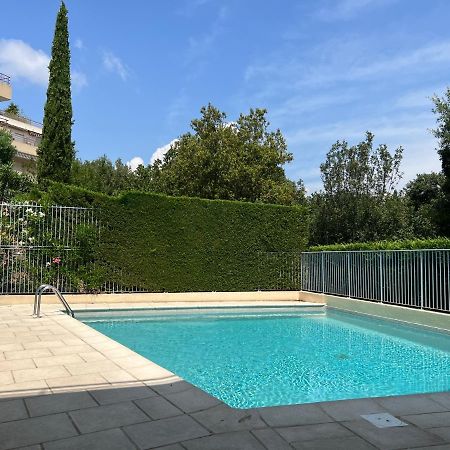 Villa Ondine: Hillside Apartment with Pool and Parking in Nice Exterior photo