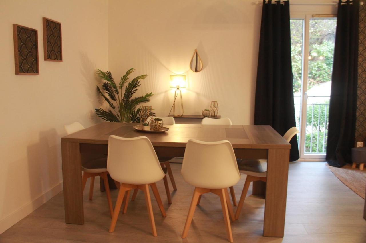 Villa Ondine: Hillside Apartment with Pool and Parking in Nice Exterior photo