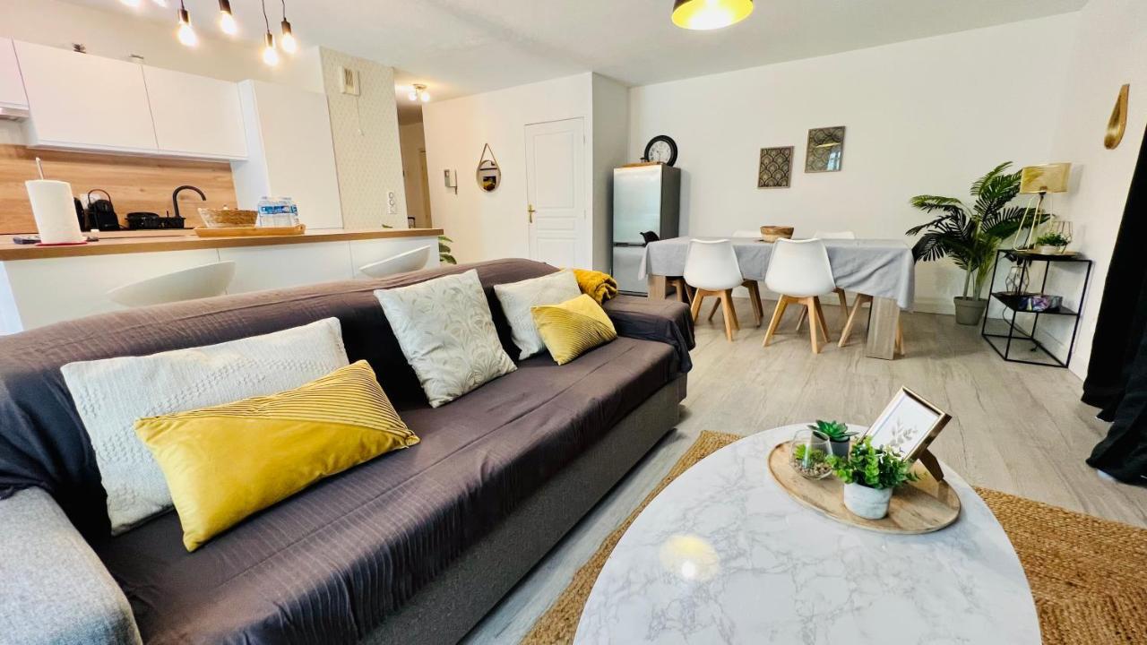 Villa Ondine: Hillside Apartment with Pool and Parking in Nice Exterior photo